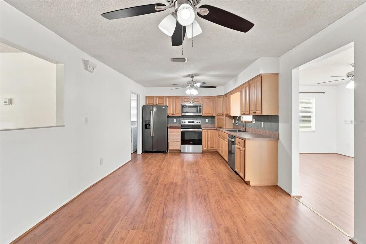 1285 HAGGERTY POINT — photo 17 of 46