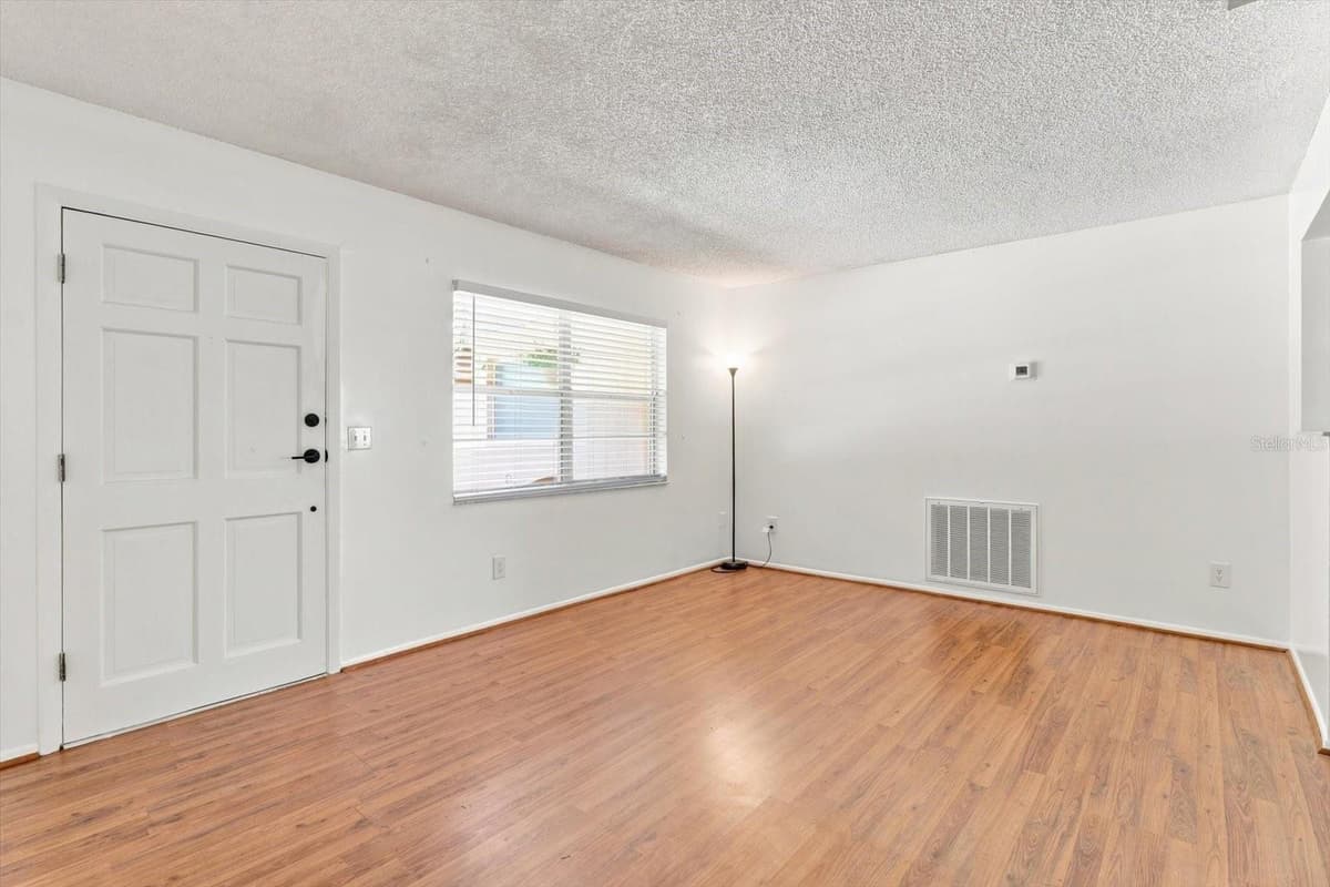 1285 HAGGERTY POINT — photo 12 of 46