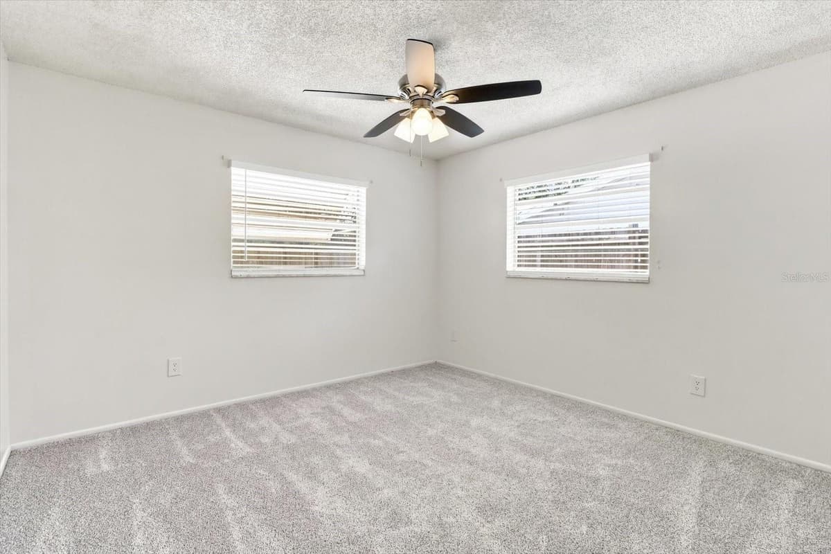 1285 HAGGERTY POINT — photo 34 of 46