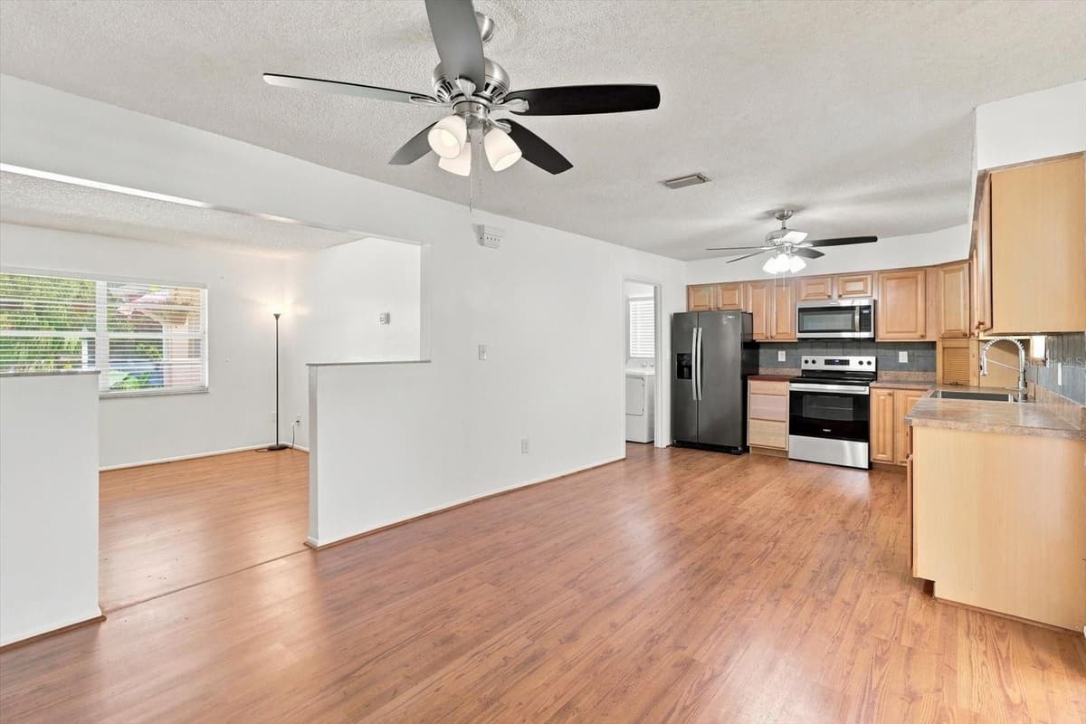1285 HAGGERTY POINT — photo 16 of 46