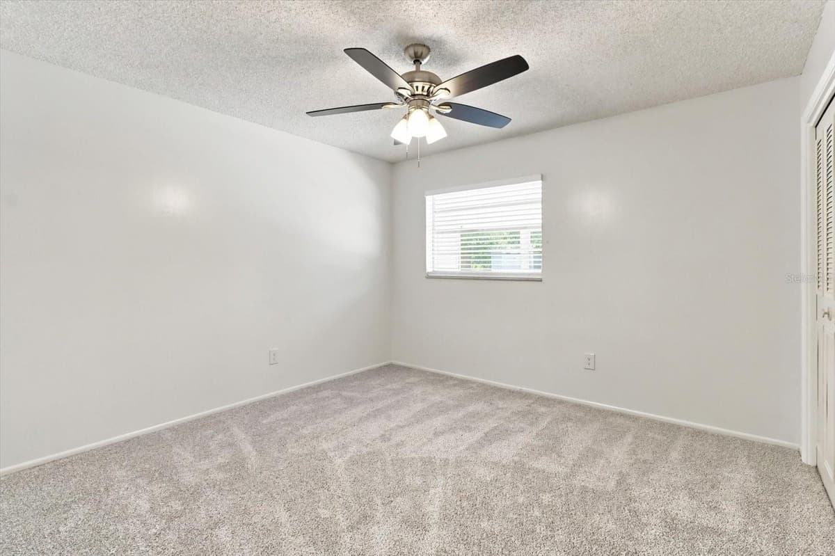 1285 HAGGERTY POINT — photo 30 of 46