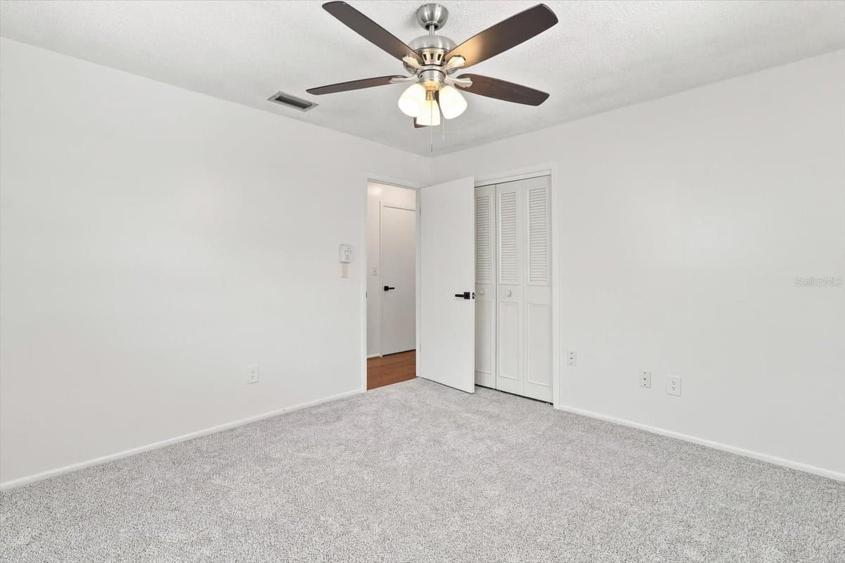 1285 HAGGERTY POINT — photo 35 of 46