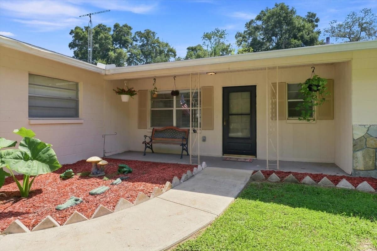 1285 HAGGERTY POINT — photo 10 of 46