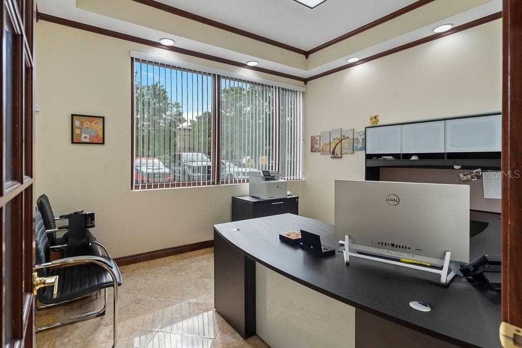 7901 KINGSPOINTE PARKWAY — photo 5 of 21