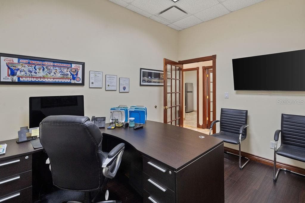 7901 KINGSPOINTE PARKWAY — photo 8 of 21