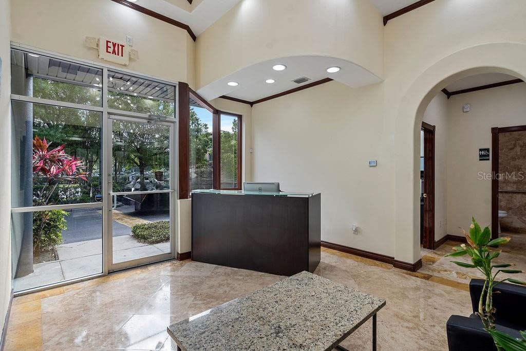 7901 KINGSPOINTE PARKWAY — photo 2 of 21