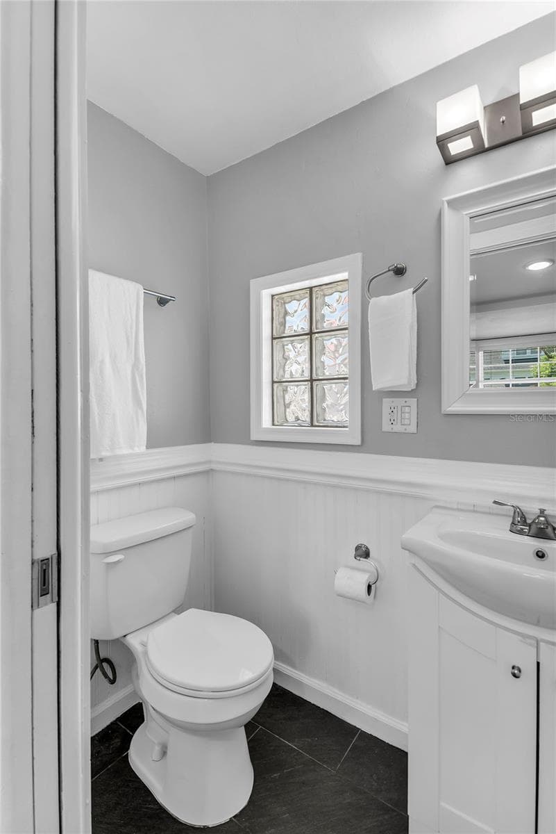 220 GRANT STREET — photo 23 of 46