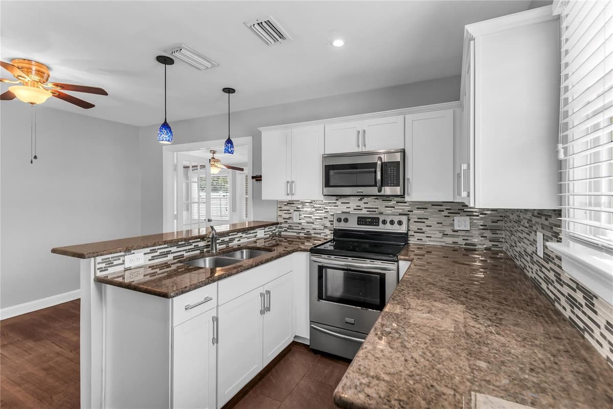 220 GRANT STREET — photo 10 of 46