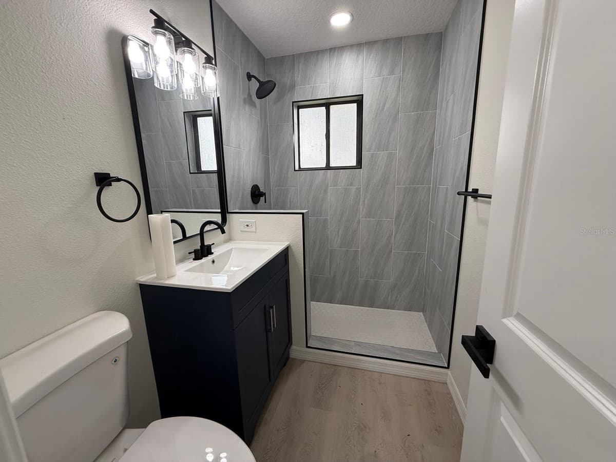 430 LUCILLE STREET — photo 7 of 30