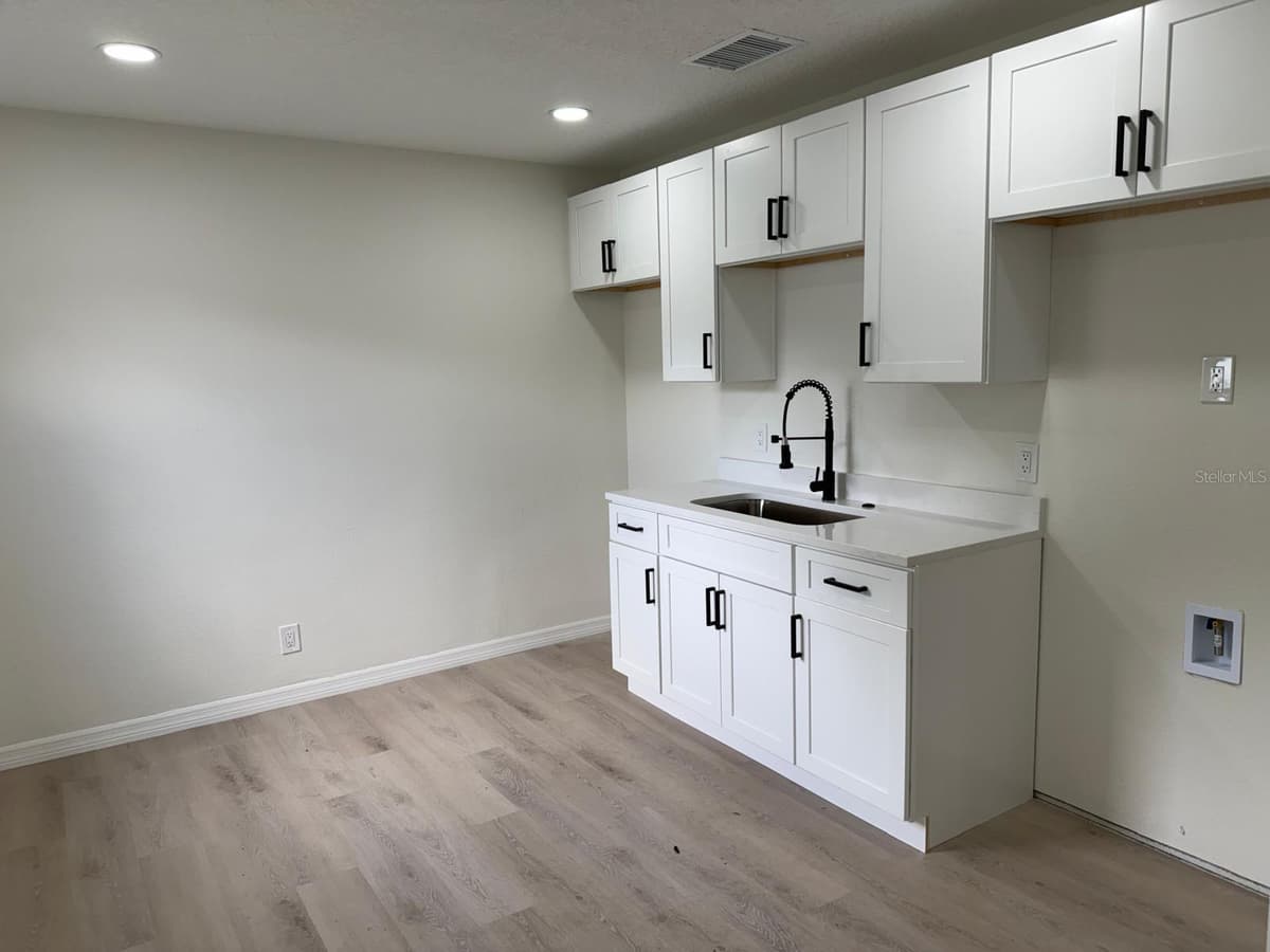 430 LUCILLE STREET — photo 16 of 30