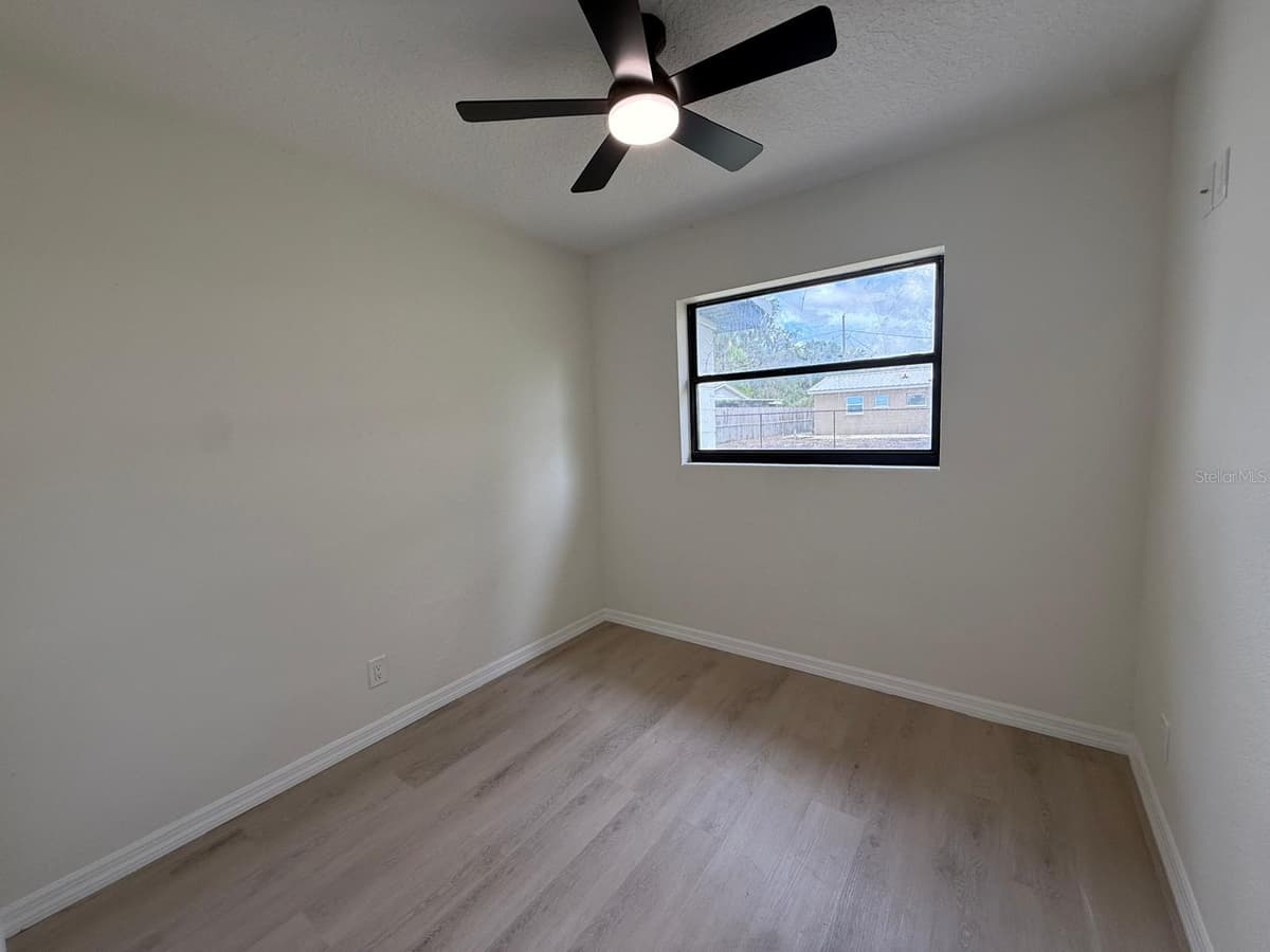 430 LUCILLE STREET — photo 12 of 30