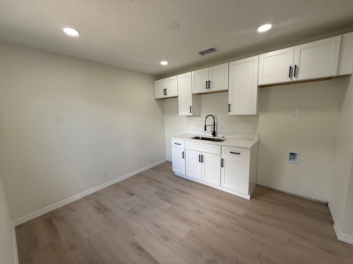 430 LUCILLE STREET — photo 18 of 30