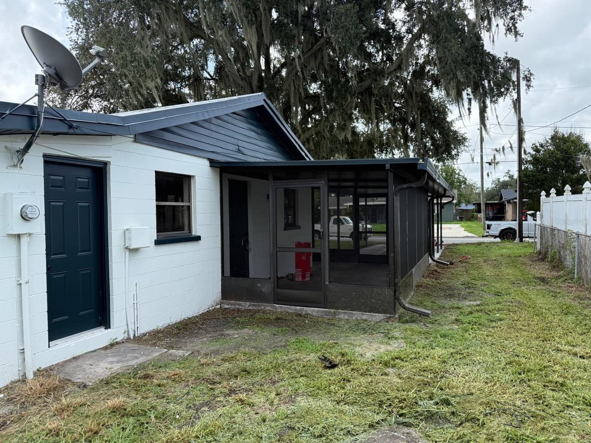 430 LUCILLE STREET — photo 11 of 30