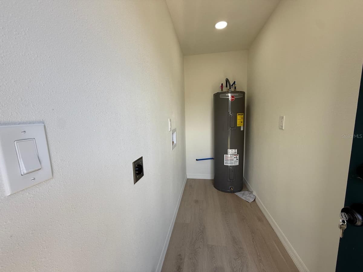 430 LUCILLE STREET — photo 23 of 30