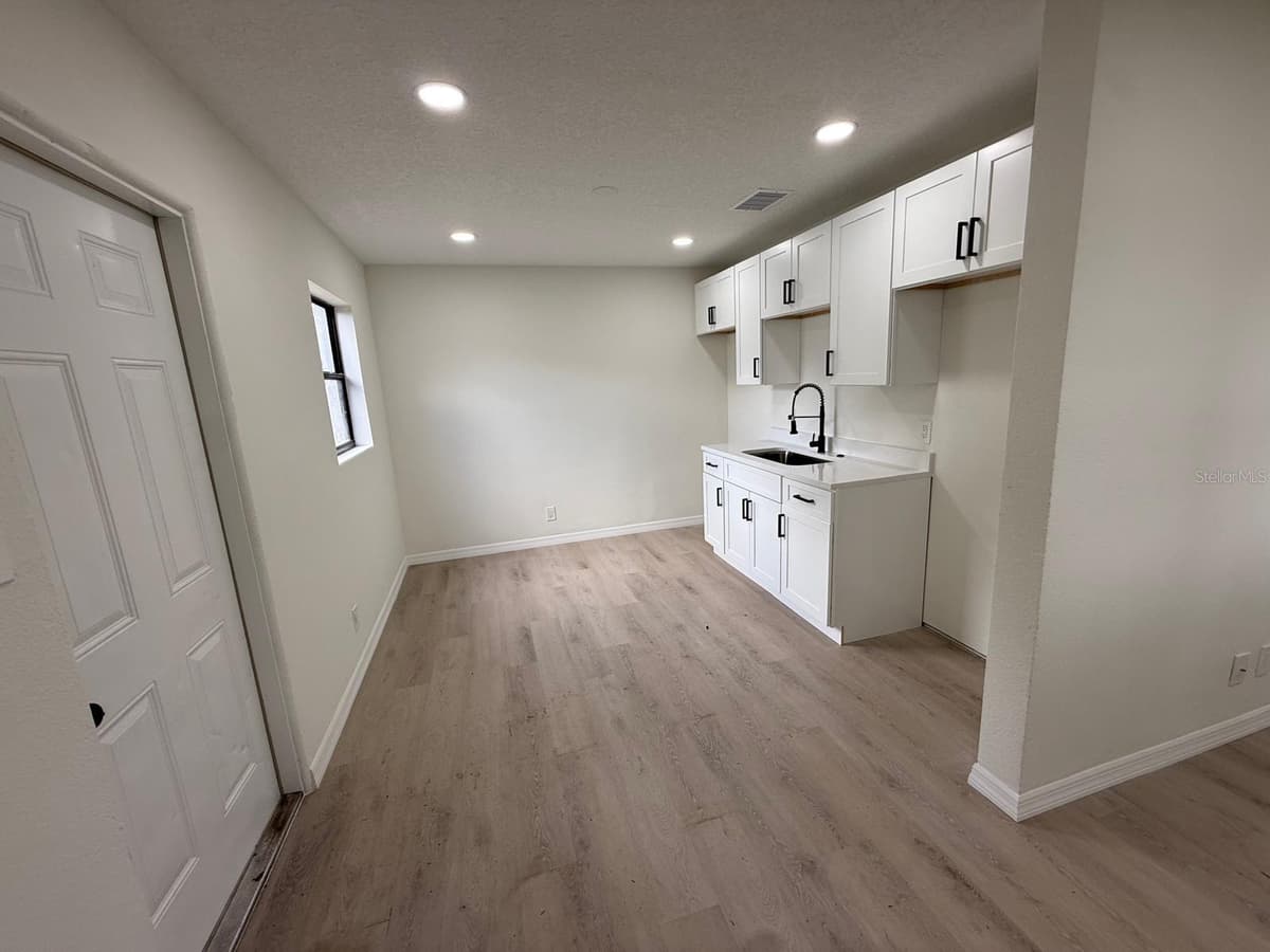 430 LUCILLE STREET — photo 14 of 30