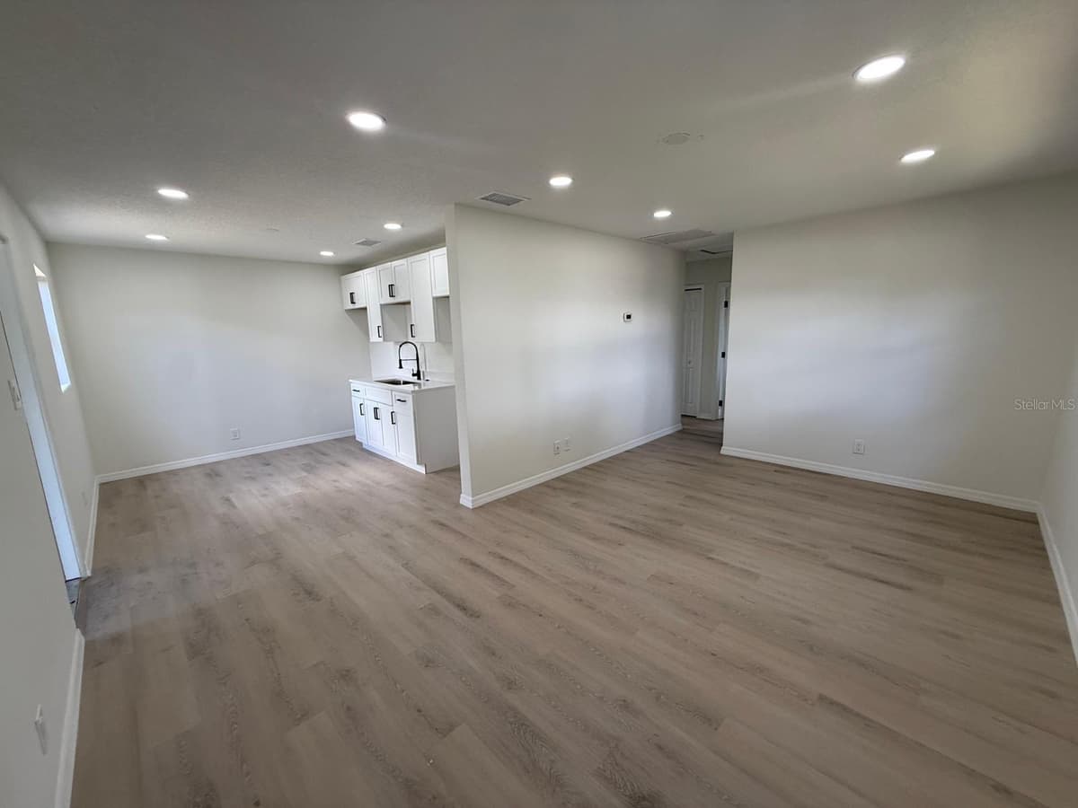 430 LUCILLE STREET — photo 22 of 30