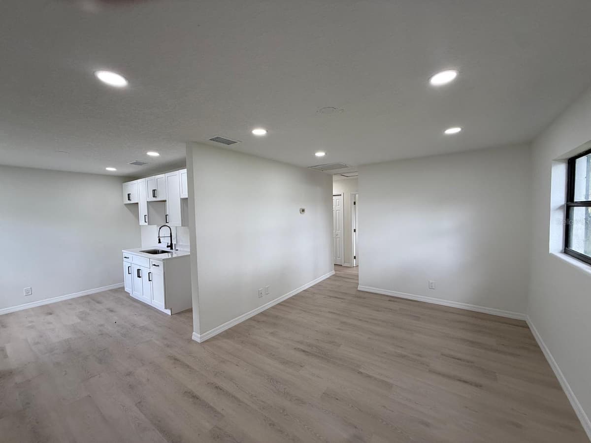 430 LUCILLE STREET — photo 5 of 30