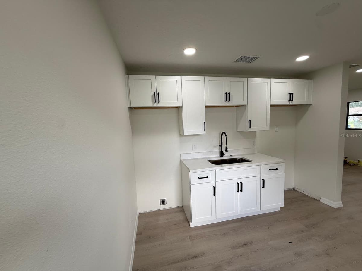 430 LUCILLE STREET — photo 17 of 30