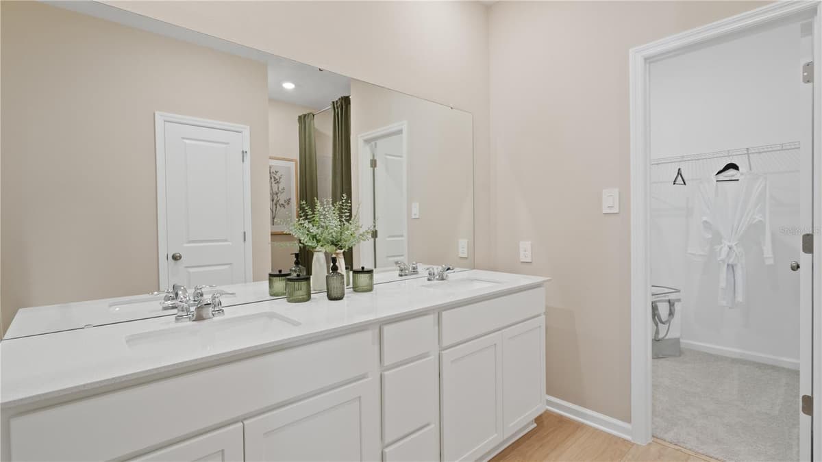 4890 WALTHAM FOREST DRIVE — photo 10 of 18