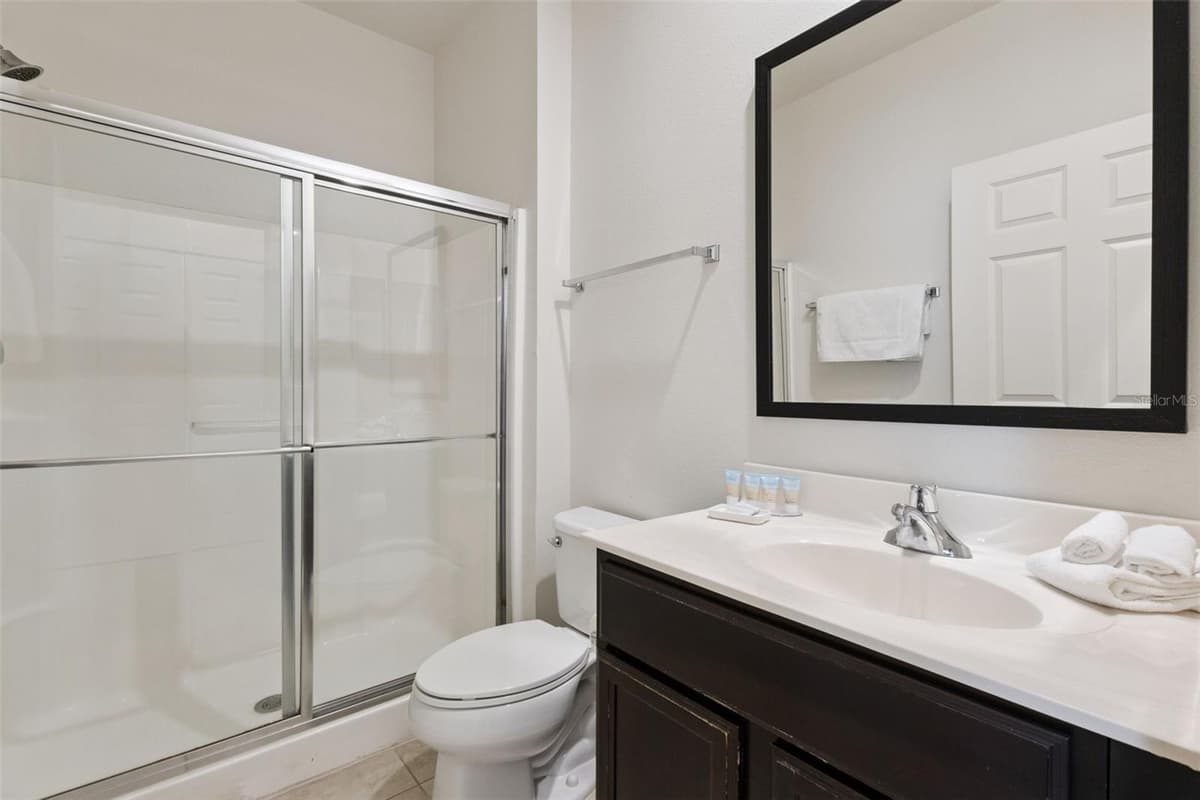 2711 COUPE STREET — photo 14 of 33