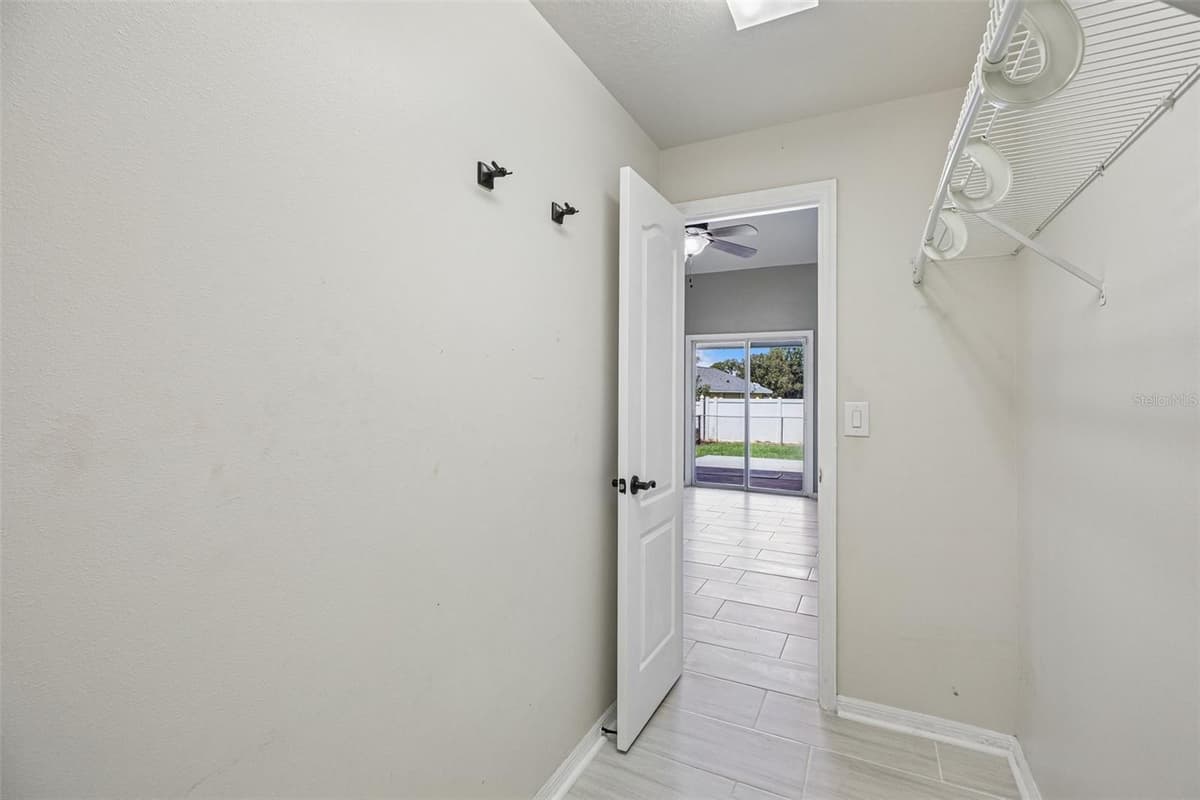 5705 89TH PLACE — photo 33 of 54