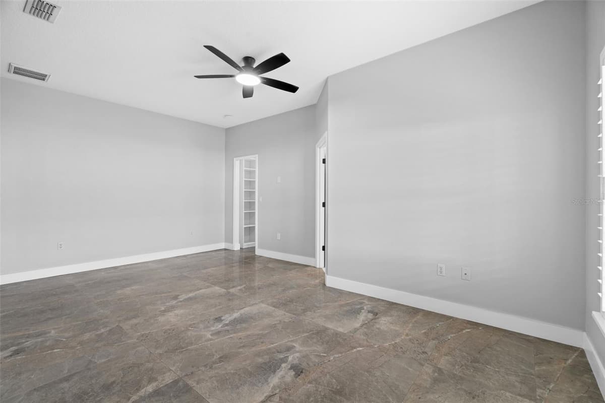 3059 HOBAN AVENUE — photo 38 of 72
