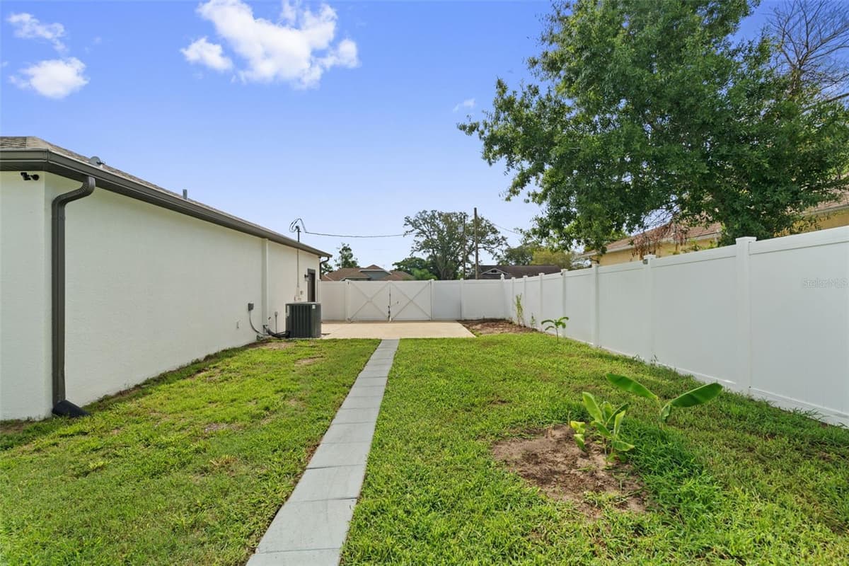 3059 HOBAN AVENUE — photo 56 of 72