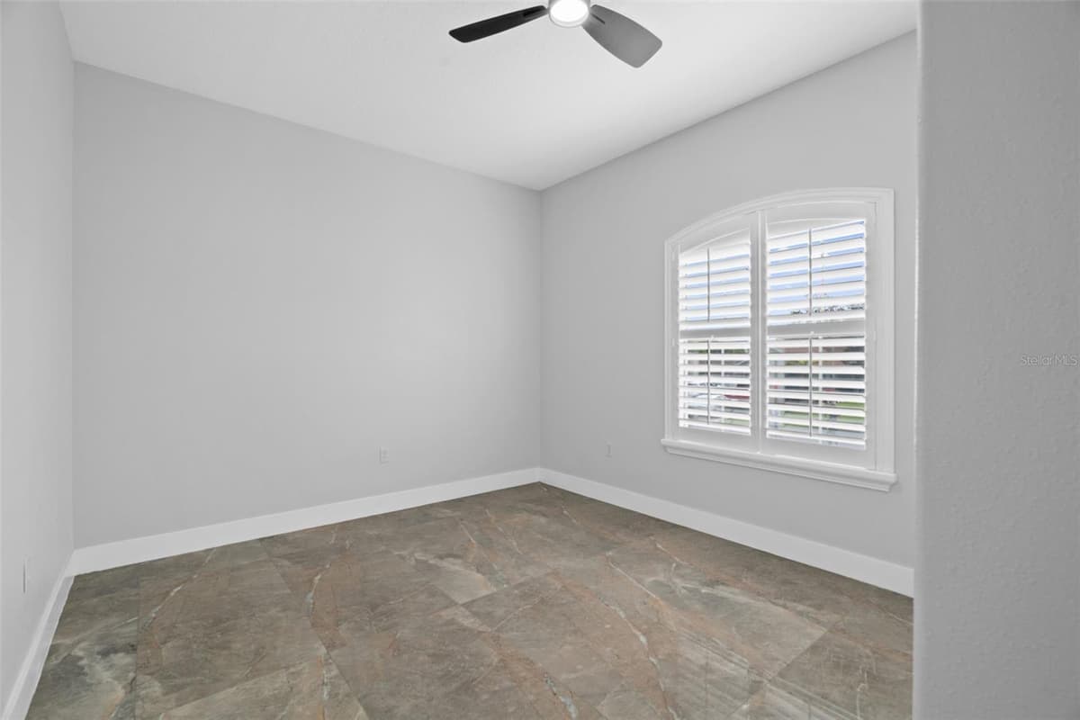 3059 HOBAN AVENUE — photo 15 of 72