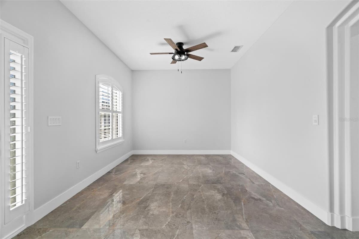 3059 HOBAN AVENUE — photo 11 of 72