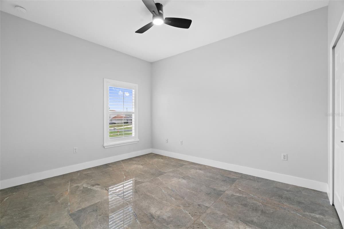 3059 HOBAN AVENUE — photo 19 of 72