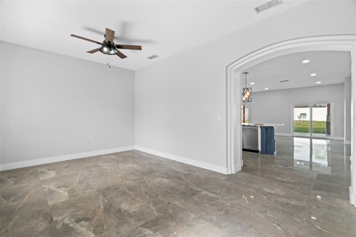 3059 HOBAN AVENUE — photo 10 of 72