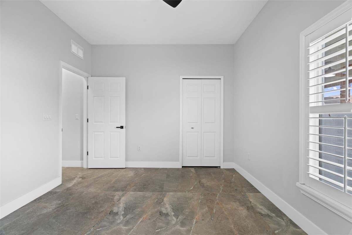 3059 HOBAN AVENUE — photo 26 of 72