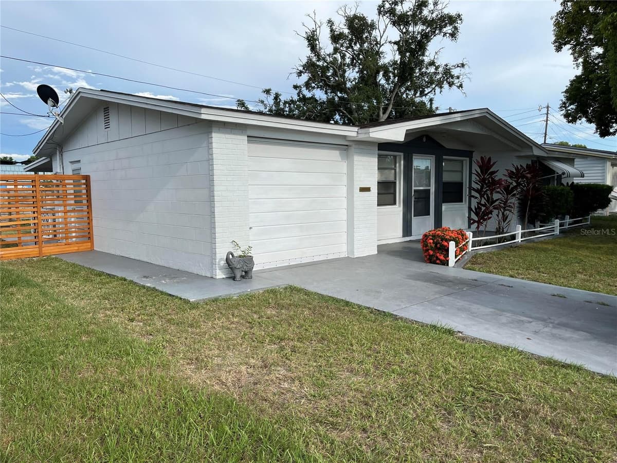 3632 PENSDALE DRIVE — photo 3 of 15