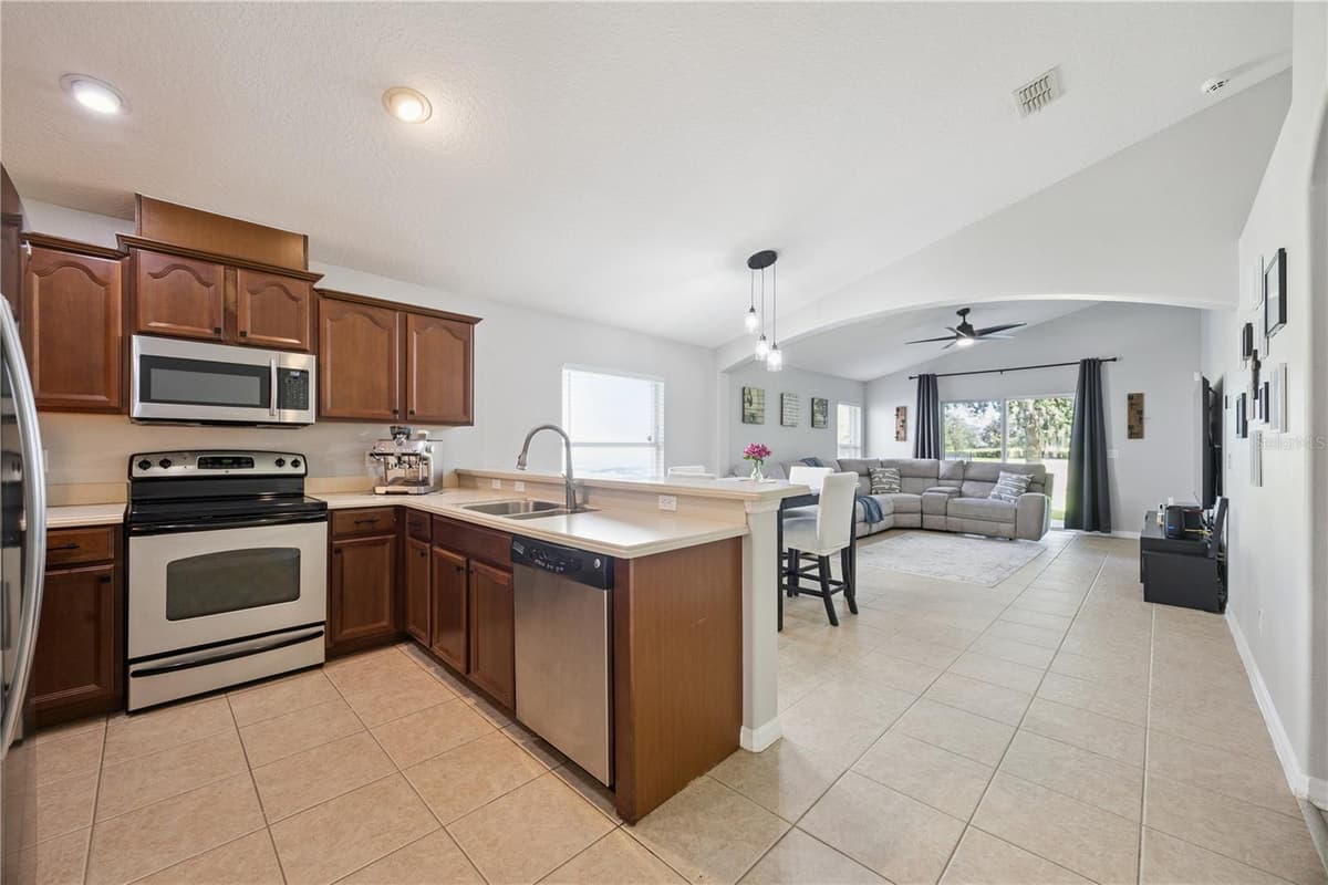 11625 GREAT COMMISSION WAY — photo 7 of 30