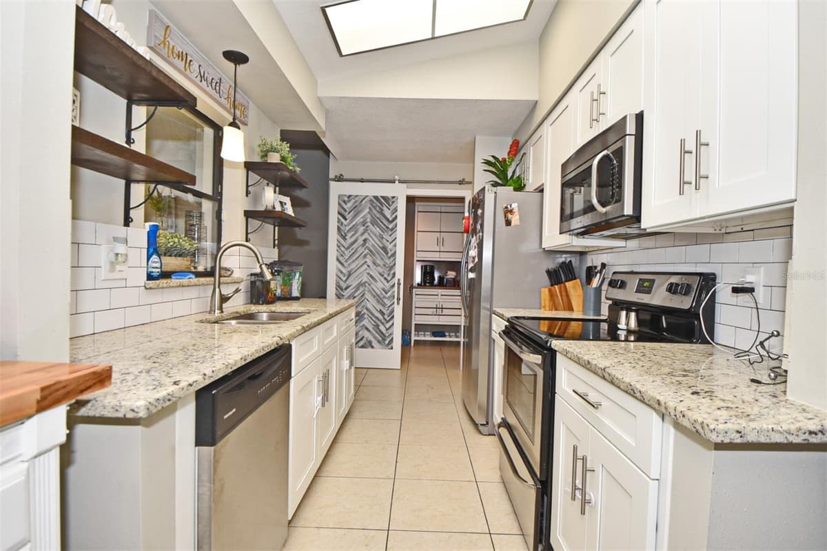 1792 PAM CIRCLE — photo 15 of 54