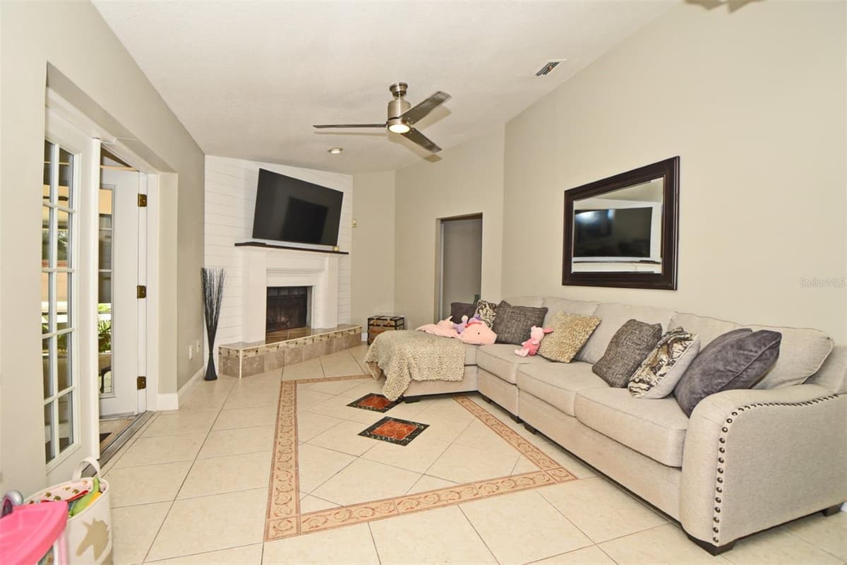 1792 PAM CIRCLE — photo 6 of 54