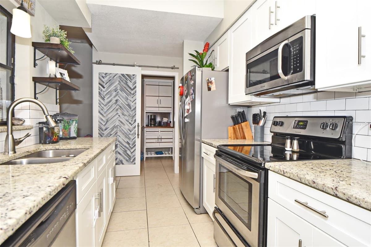 1792 PAM CIRCLE — photo 17 of 54
