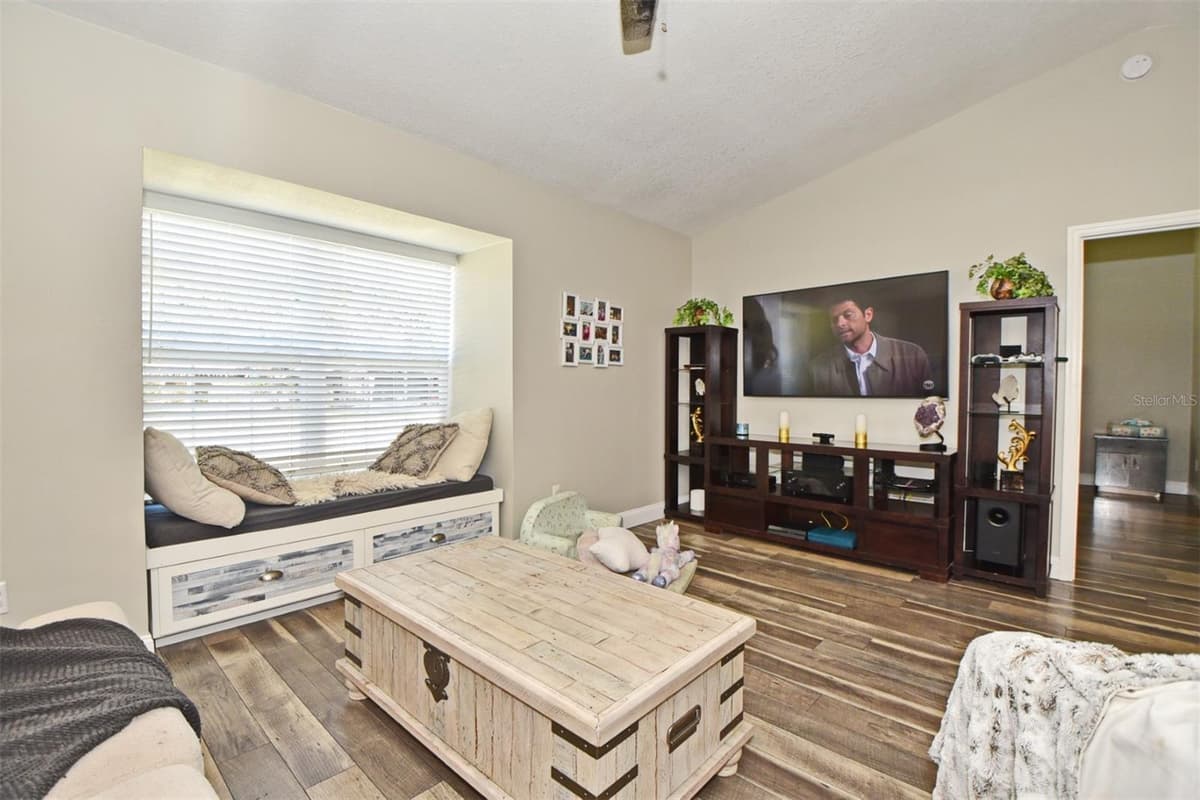 1792 PAM CIRCLE — photo 14 of 54