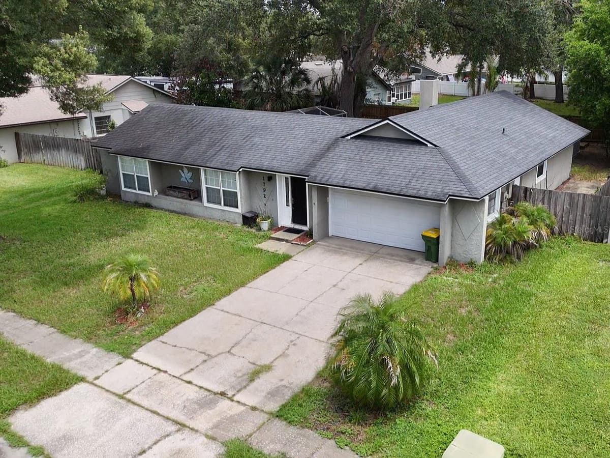 1792 PAM CIRCLE — photo 3 of 54