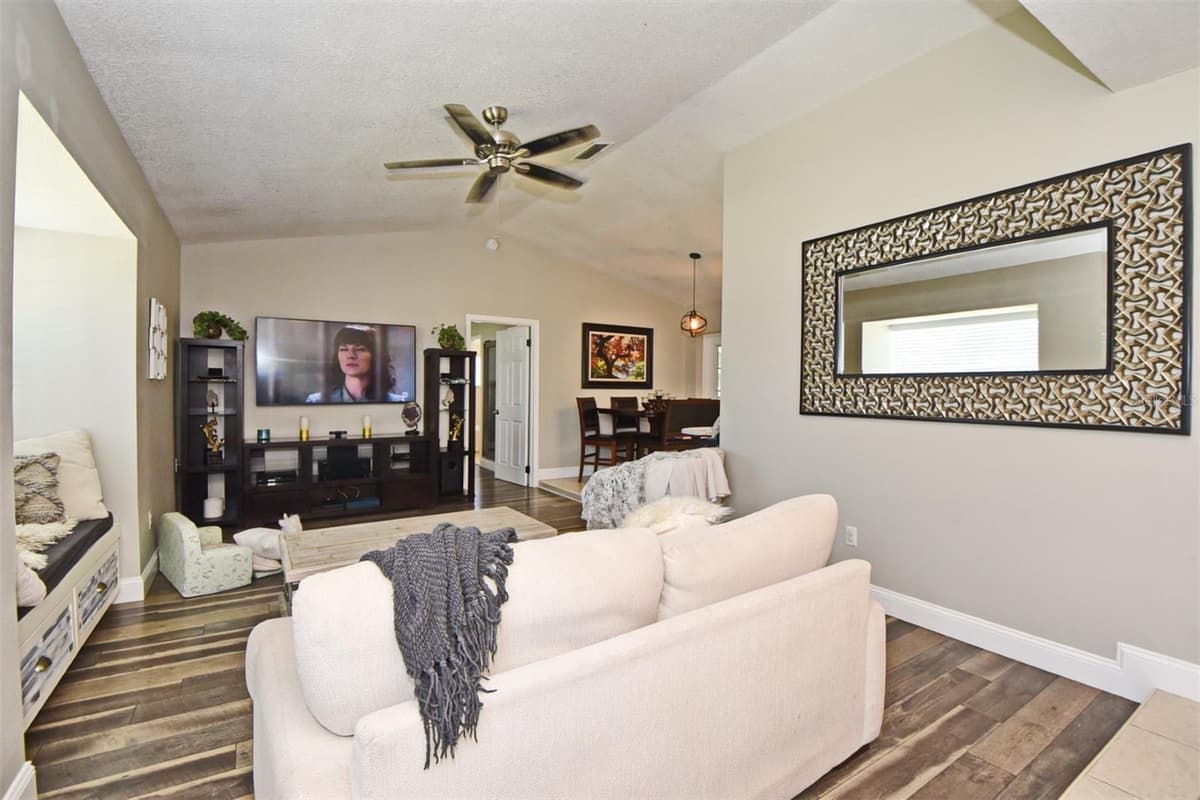 1792 PAM CIRCLE — photo 12 of 54