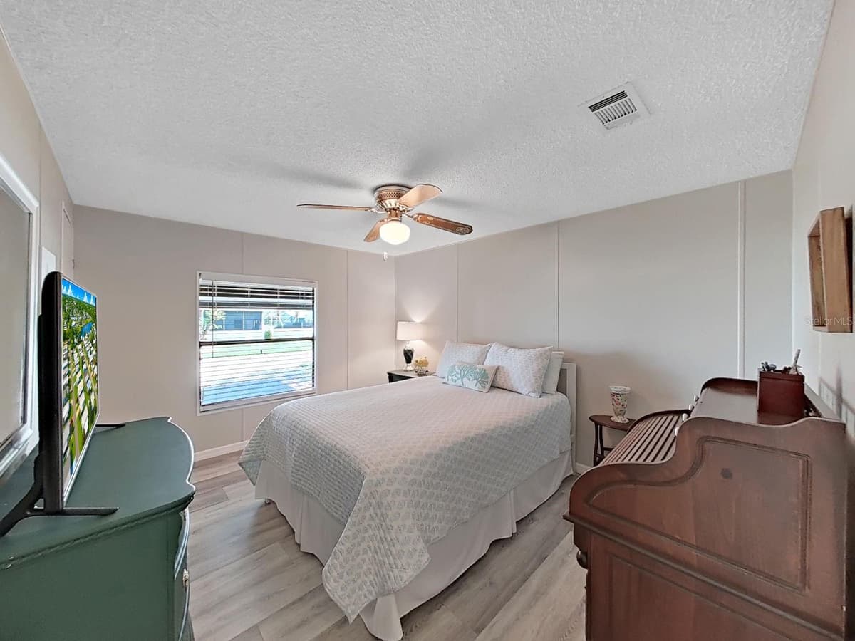4950 FOXWOOD BLVD — photo 21 of 32