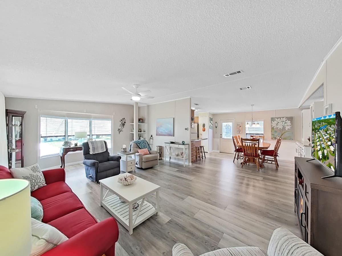 4950 FOXWOOD BLVD — photo 12 of 32