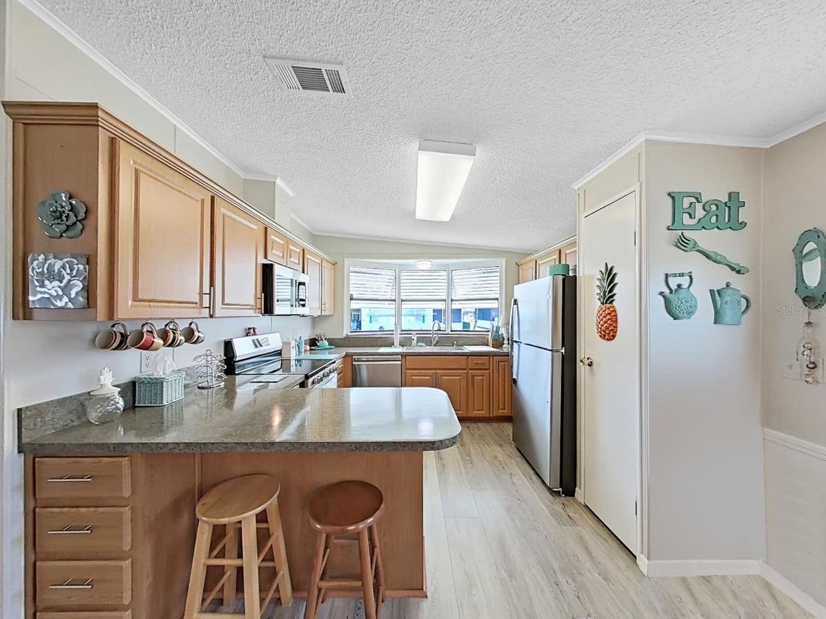 4950 FOXWOOD BLVD — photo 14 of 32