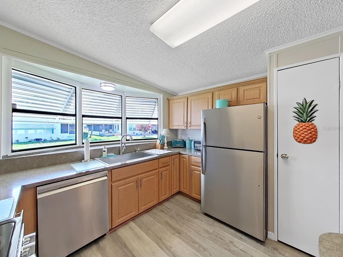 4950 FOXWOOD BLVD — photo 16 of 32