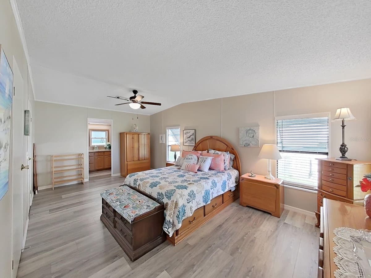 4950 FOXWOOD BLVD — photo 18 of 32