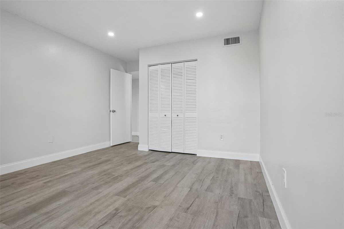 546 ORANGE DRIVE — photo 20 of 26