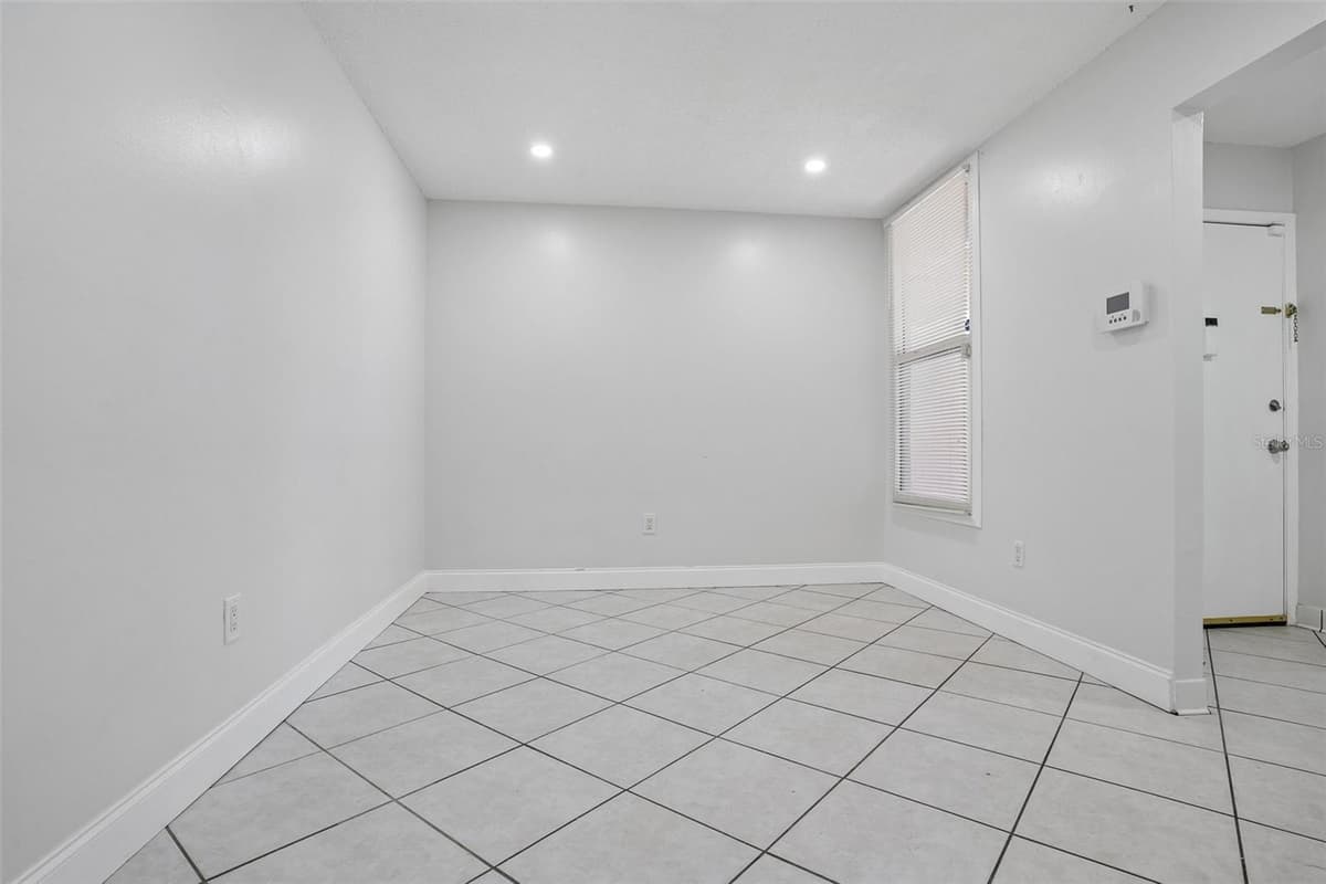 546 ORANGE DRIVE — photo 3 of 26
