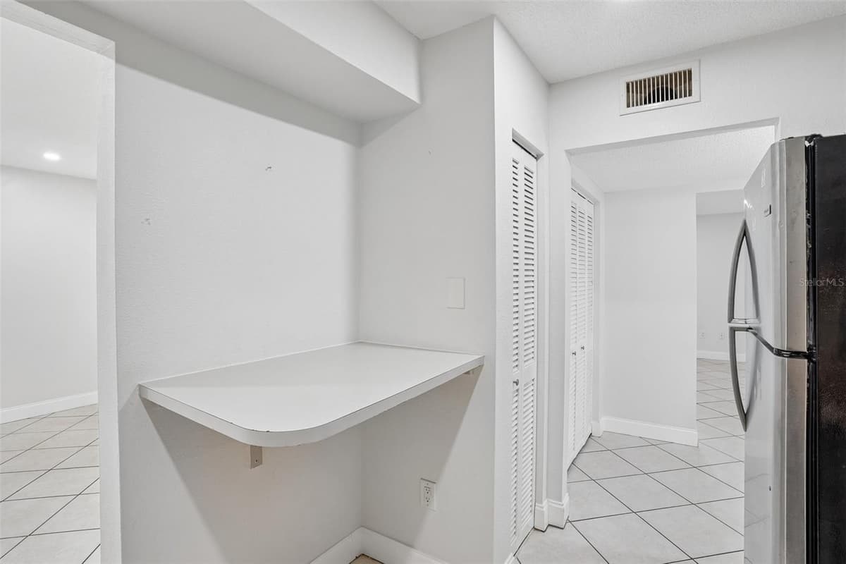 546 ORANGE DRIVE — photo 8 of 26