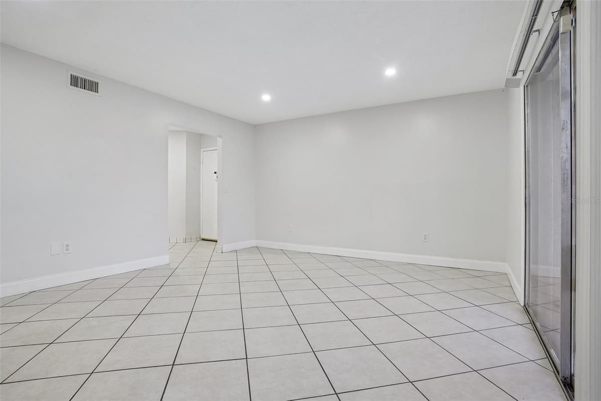 546 ORANGE DRIVE — photo 5 of 26