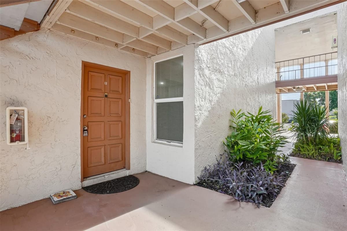 546 ORANGE DRIVE — photo 2 of 26